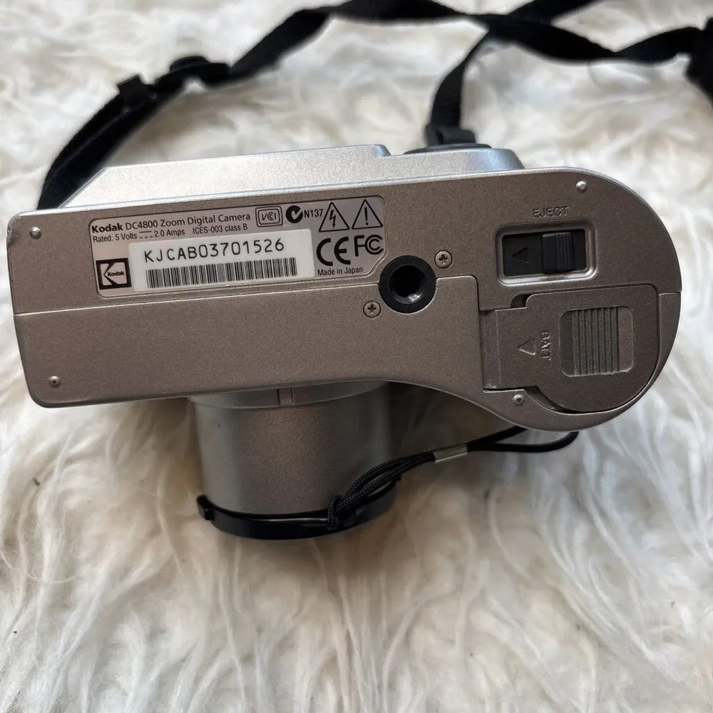 Kodak DC4800 Zoom Digital Camera 3.1MP Complete Kit Charger Batteries Case Works